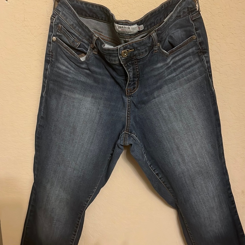 Torrid size 16 crop/short Jeans
